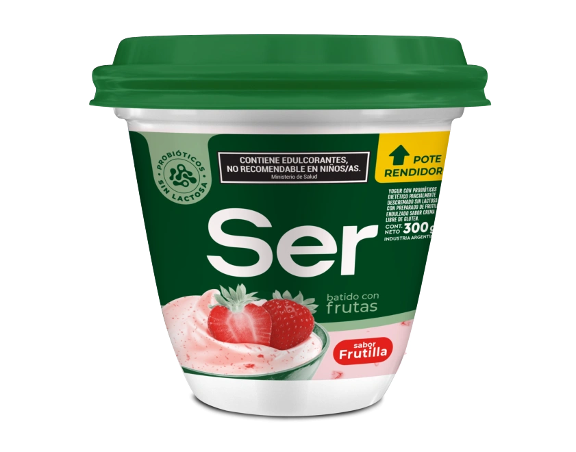 Yogur batido sabor frutilla con trozos de fruta.